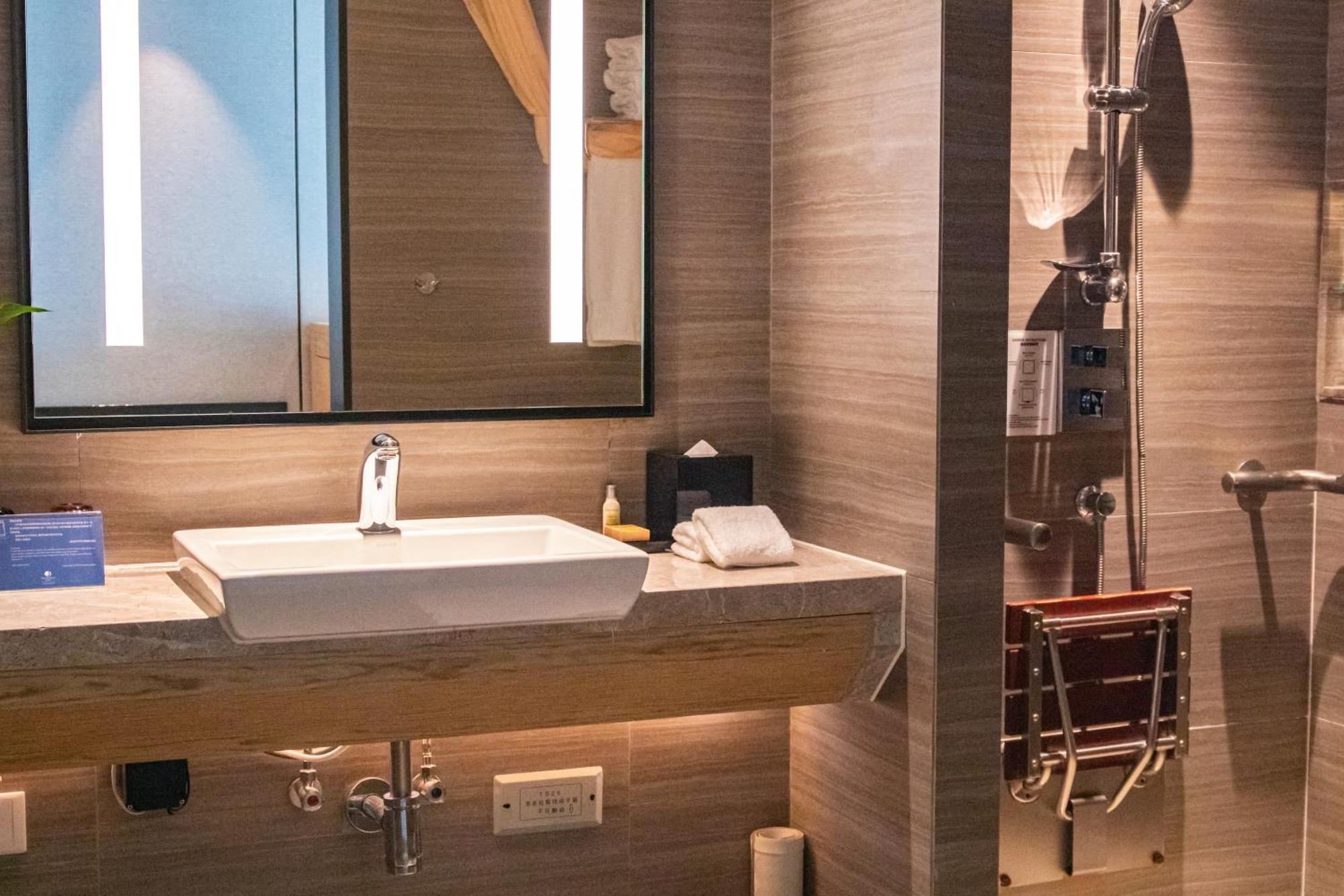 Doubletree By Hilton Hotel Shenzhen Longhua, Near Huawei, Foxcnn, Shenzhen North Railway, Uniwalk & Uniworld Shopping Mall, Sam'S Club Экстерьер фото